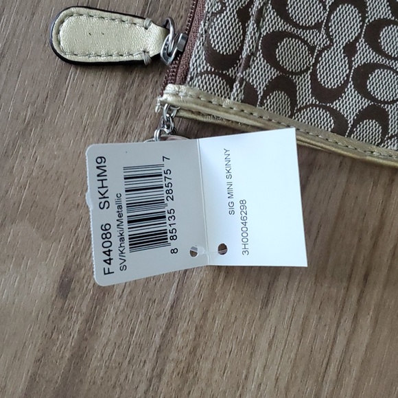 Coach Coin Card Holder Wallet - Picture 4 of 6